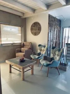 RESIDENCE OLD STORIES - 廖内罗因武尔图雷