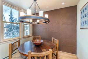 Cornet Creek 101 - Cornet Ski House