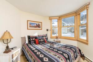 Cornet Creek 101 - Cornet Ski House