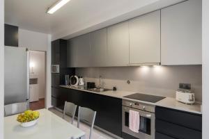 Madalenas XXI by An Island Apart