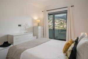 Madalenas XXI by An Island Apart