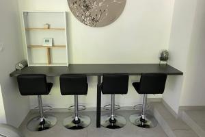 Appartements jacuzzi 130m 6-8 pers a 15mn Bx tramC la campagne en centre ville 5 : photos des chambres