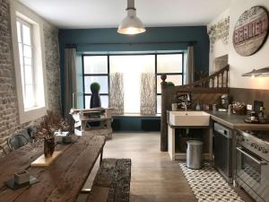 Appartements Le Loft des Antiquaires, L'Isle-sur-la-Sorgue : photos des chambres