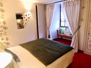 Hotels Le Chapeau Rouge : photos des chambres