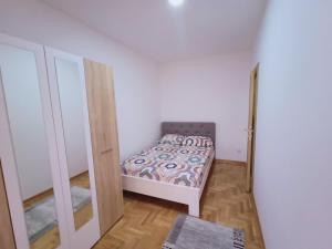 Apartman Ledine