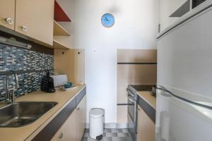 Le seventies - Vue Port - parking privé - étage élevé - Pyramide