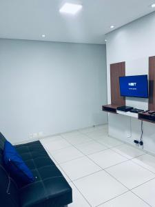 Pitangueiras 1 , 2 dormitórios, piscina climatizada, 100 m praia, duas vagas de garagem e Wi-Fi