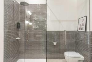 Superior apartment in the historic city center by REMS