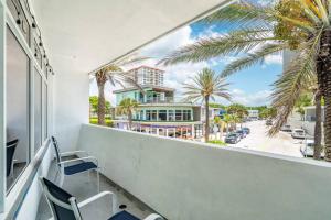 The Purple Pelican Beachfront with Ocean Balcony Unit 2