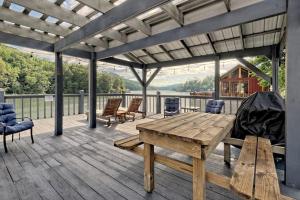 Tibors Landing on Lake Burton