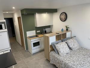 Studio vue sur mer classé 3 étoiles, Calais