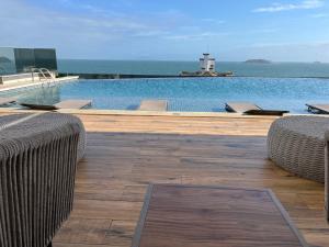 Apartamento fantástico, piscina vista mar