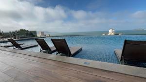 Apartamento fantástico, piscina vista mar