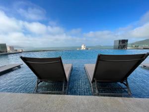 Apartamento fantástico, piscina vista mar