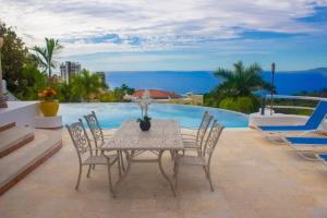 Villa Mozzafiato Private Resort with Full Staff and Heated Pool