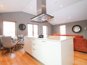 Woodbridge Penthouse