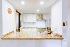 Deluxe Suites at Villas Tropical in Zona Hotelera