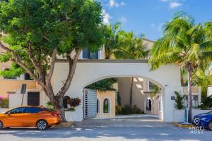 Deluxe Suites at Villas Tropical in Zona Hotelera