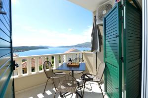 Villa Tećo - Moderne Apartments mit Pool und Meerblick