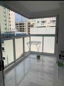 Apartamento 3 suítes a 100m do mar