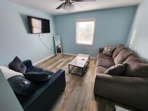 125 Atlantic Avenue Unit H - Pet Friendly! Walk To The Beach and Pier!1BR -1BA - Sleeps 4 guests!