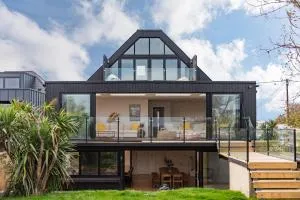 Waters Edge by Bloom Stays - Greatstone