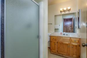 Hutchings Cabin & Apt.