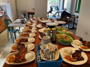 THE-SOMERSET INN & RESTAURANT