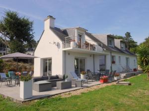 Comfortable holiday home with partial sea views, Douarnenez-Tréboul