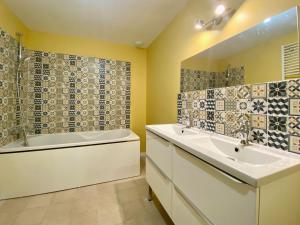 Grande maison rénovée avec jardin, proche de la basilique de Brioude, idéale pour randonnées et sports nautiques - FR-1-582-55