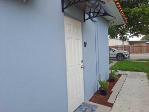 Relax 521- at the side