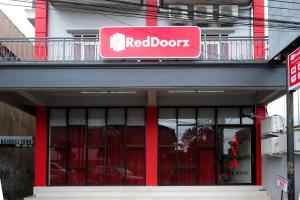 RedDoorz near Alun Alun Magelang 2