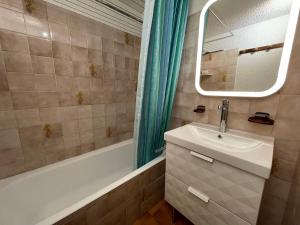 Appartement spacieux près du Lac de Vonnes, à Châtel, prox. centre & télésièges, parking & balcon sud - FR-1-693-55