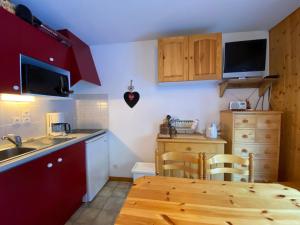 Studio tranquille avec balcon et parking proche centre Châtel - FR-1-693-59