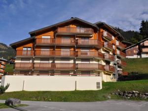 Studio tranquille avec balcon et parking proche centre Châtel - FR-1-693-59