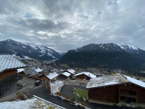 Studio confortable proche du centre, balcon et parking couvert - FR-1-693-74