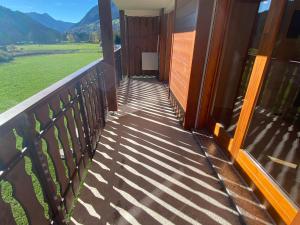 Appartement spacieux près des pistes avec balcon et WiFi - FR-1-692-14