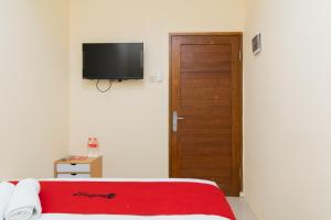 RedDoorz @ Kemanggisan Raya