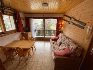 Studio 18m² proche pistes, balcon, parking - FR-1-692-54