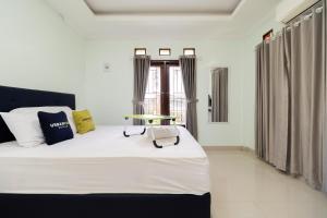 Urbanview Hotel Kampung Istal Megamendung Puncak by RedDoorz