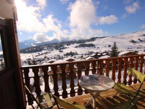 Confortable 2 Pièces aux Saisies pour 5 Pers. avec Balcon - FR-1-594-305