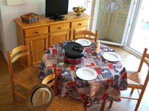 Appartements LUCHON Appart 2 pieces 4 pers avec balcon et parking, pres centre-ville et thermes - FR-1-313-127 : photos des chambres