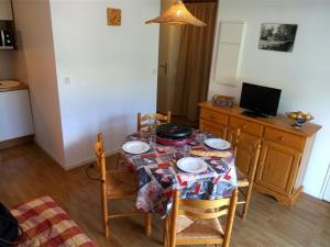 Appartements LUCHON Appart 2 pieces 4 pers avec balcon et parking, pres centre-ville et thermes - FR-1-313-127 : photos des chambres