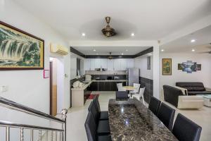 Seaside Private Bungalow, Tg Bungah