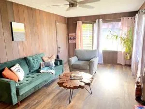 THE HILO HOMEBASE - Charming 3 Bedroom Hilo Home, with AC! - Kurtistown