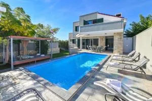 Villa Dana & Thalia - Private Heated Pool - Škunca