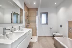 Ancor 0-3 POOL VIEW 1B