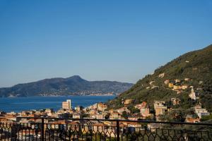 093 - Casa Panorama, Vista Mare e Vista Portofino, 500 metri centro di Chiavari, POSTO AUTO GRATIS INCLUSO