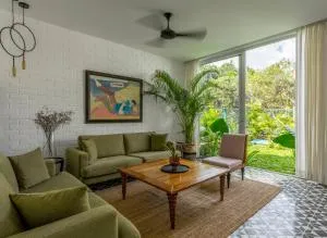 La Avila Estate - Revora