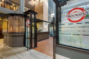 Best Western Plus Village Park Inn